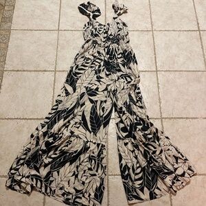 Aerie Jumpsuit for Parties Wide Leg Leaf Print Ruffle Sleeve Size Medium